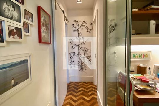 Corredor de apartamento à venda com 3 quartos, 146m² em Gávea, Rio de Janeiro