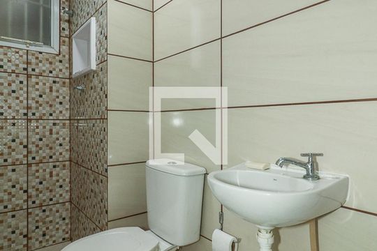 Banheiro de apartamento para alugar com 2 quartos, 42m² em Sarandi, Porto Alegre