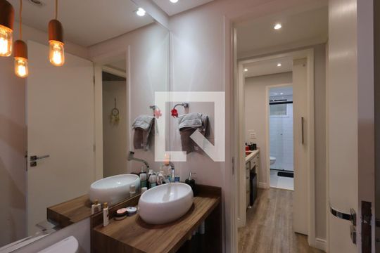 Banheiro Social de apartamento à venda com 2 quartos, 77m² em Campestre, Santo André