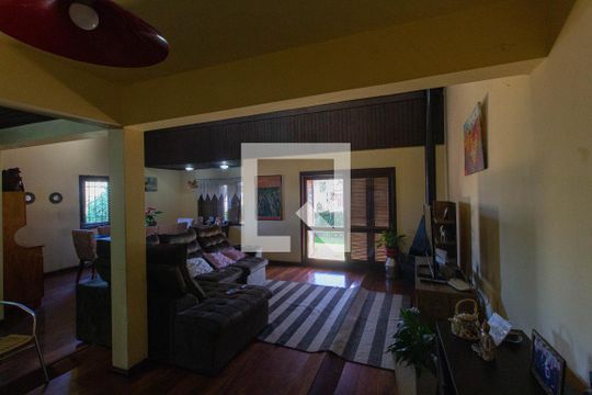 Sala de casa para alugar com 4 quartos, 243m² em Primavera, Novo Hamburgo