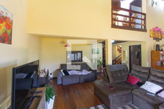 Sala de casa para alugar com 4 quartos, 243m² em Primavera, Novo Hamburgo