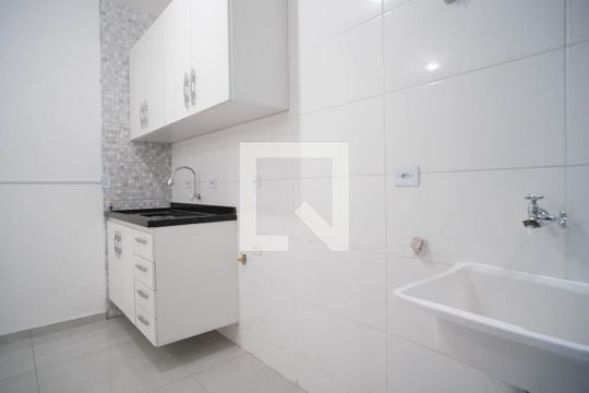 Sala/Cozinha de apartamento à venda com 2 quartos, 49m² em Vila Euthalia, São Paulo