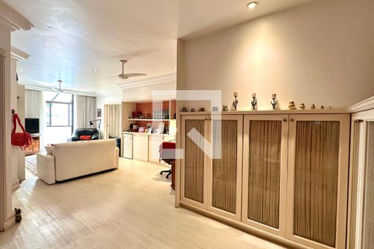 Suíte 1 de apartamento à venda com 4 quartos, 330m² em Lagoa, Rio de Janeiro