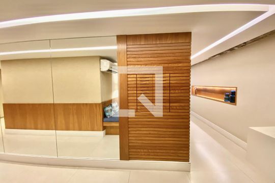 Portaria de apartamento à venda com 4 quartos, 165m² em Humaitá, Rio de Janeiro