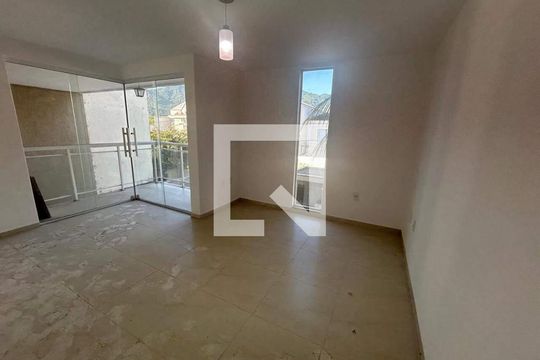 Casa à venda com 4 quartos, 179m² em Vargem Pequena, Rio de Janeiro