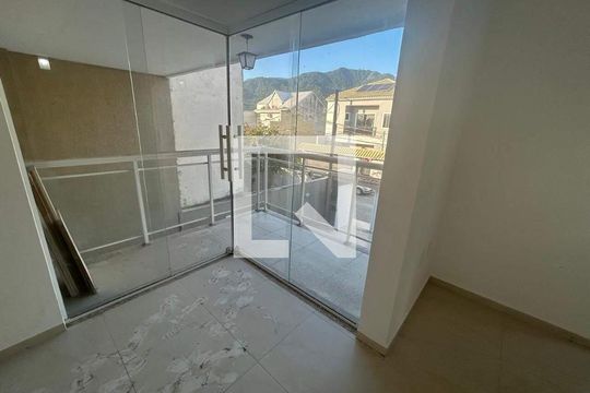 Casa à venda com 4 quartos, 179m² em Vargem Pequena, Rio de Janeiro