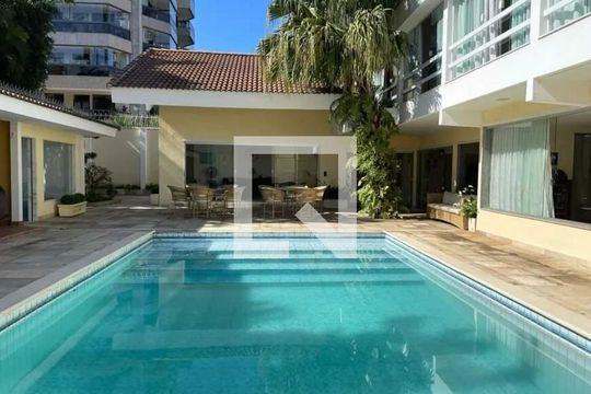 Casa à venda com 4 quartos, 594m² em Barra da Tijuca, Rio de Janeiro
