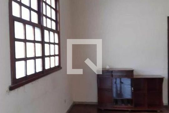 Sala de casa à venda com 3 quartos, 99m² em Sagrada Família, Belo Horizonte