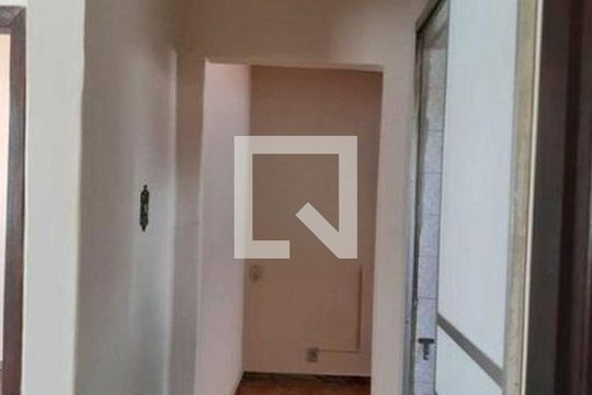 Corredor de casa à venda com 3 quartos, 99m² em Sagrada Família, Belo Horizonte