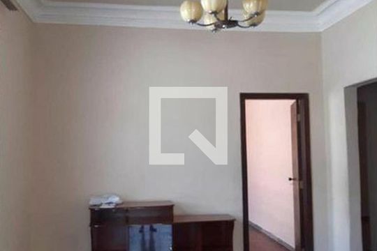 Sala de casa à venda com 3 quartos, 99m² em Sagrada Família, Belo Horizonte