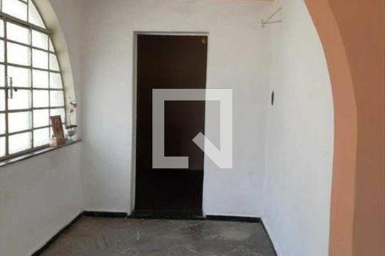 Quarto 1 de casa à venda com 3 quartos, 99m² em Sagrada Família, Belo Horizonte