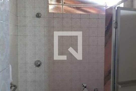 Banheiro de casa à venda com 3 quartos, 99m² em Sagrada Família, Belo Horizonte