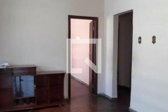 Casa à venda com 3 quartos, 99m² em Sagrada Família, Belo Horizonte