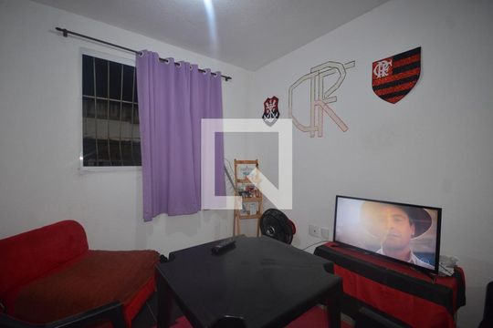 Sala de apartamento para alugar com 2 quartos, 42m² em Madureira, Rio de Janeiro