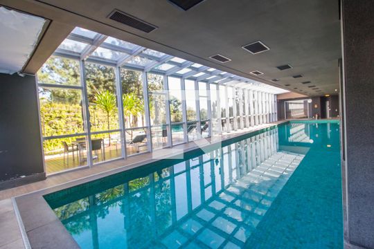 Área comum - Piscina Coberta de apartamento para alugar com 2 quartos, 70m² em Melville Empresarial Ii, Barueri
