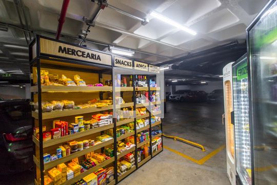 Área comum - Mercado de apartamento para alugar com 2 quartos, 70m² em Melville Empresarial Ii, Barueri