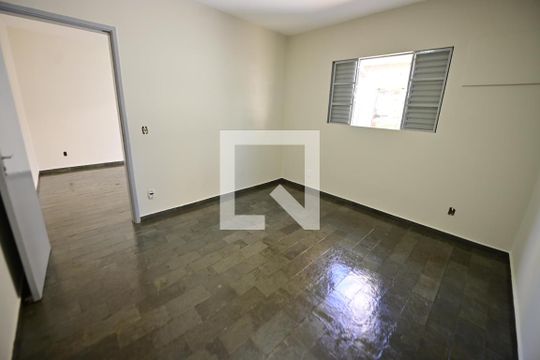 Quarto 2 de casa à venda com 3 quartos, 324m² em Setor Bueno, Goiânia