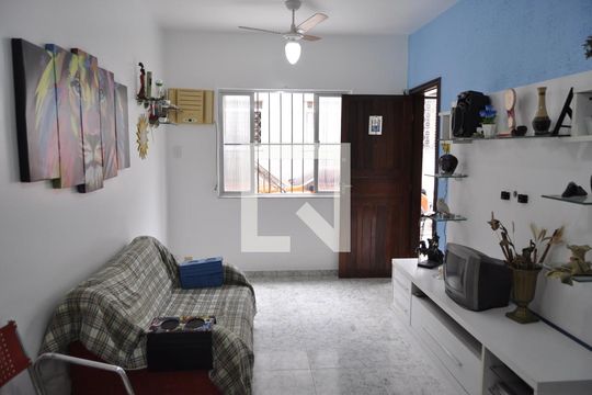 Sala de casa de condomínio à venda com 2 quartos, 100m² em Sampaio, Rio de Janeiro