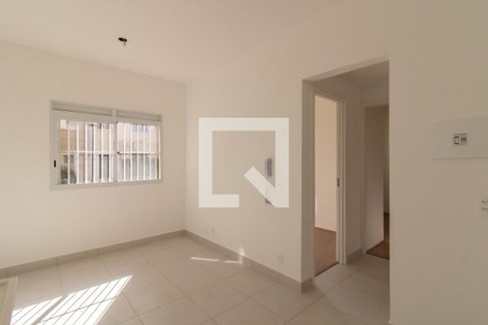 Sala/Cozinha de apartamento para alugar com 2 quartos, 32m² em Parque Novo Mundo, São Paulo
