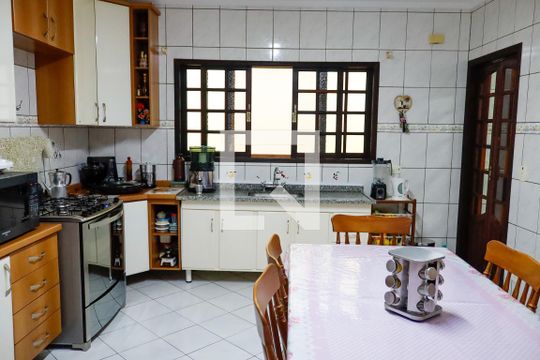 Cozinha de casa à venda com 1 quarto, 125m² em Santo Antônio, Osasco