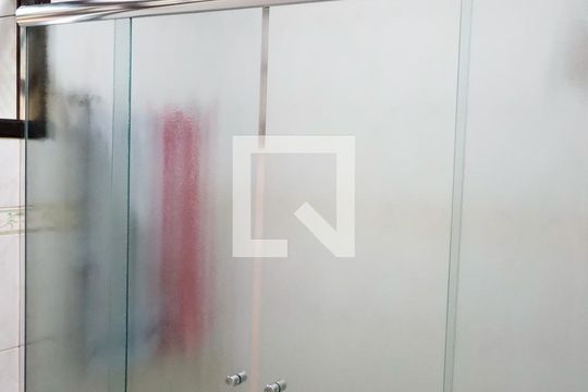 Banheiro de casa à venda com 1 quarto, 125m² em Santo Antônio, Osasco