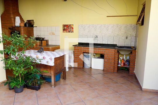 Área comum de casa à venda com 1 quarto, 125m² em Santo Antônio, Osasco