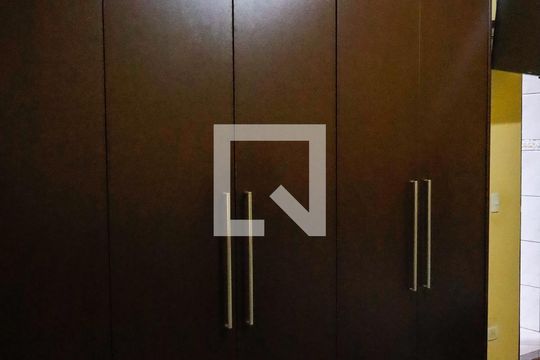 Quarto 1 de casa à venda com 1 quarto, 125m² em Santo Antônio, Osasco