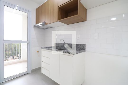 Cozinha de apartamento para alugar com 2 quartos, 40m² em Boaçava, São Paulo