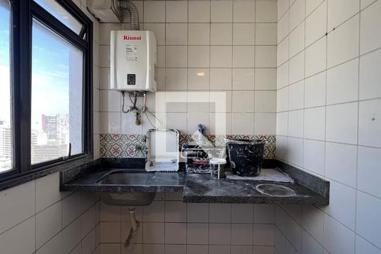 Área de Serviço de apartamento para alugar com 2 quartos, 76m² em Pinheiros, São Paulo