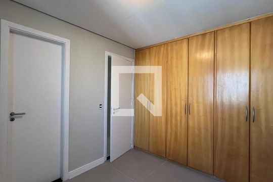 Suite de apartamento para alugar com 2 quartos, 76m² em Pinheiros, São Paulo