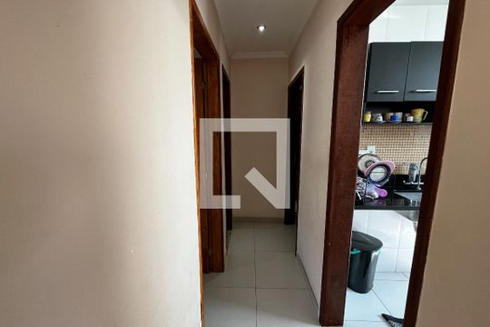 Corredor de apartamento para alugar com 2 quartos, 68m² em Moneró, Rio de Janeiro