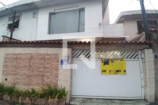 Fachada de casa para alugar com 2 quartos, 128m² em Centro, São Vicente