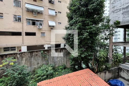 Vista do quarto de kitnet/studio à venda com 1 quarto, 28m² em Leblon, Rio de Janeiro