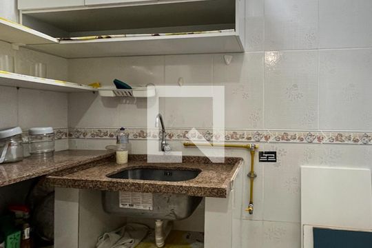 Cozinha de kitnet/studio à venda com 1 quarto, 28m² em Leblon, Rio de Janeiro