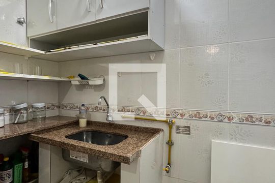 Cozinha de kitnet/studio à venda com 1 quarto, 28m² em Leblon, Rio de Janeiro