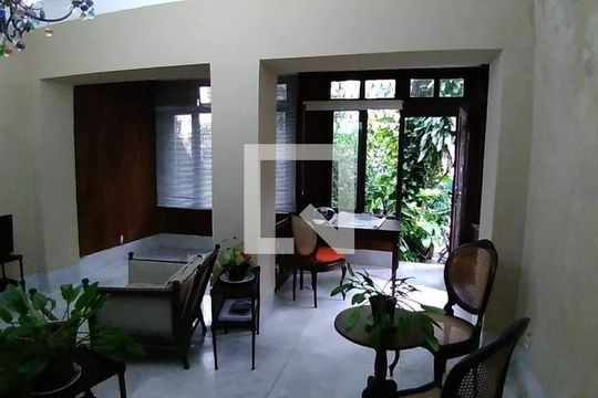 Casa à venda com 3 quartos, 276m² em Cosme Velho, Rio de Janeiro