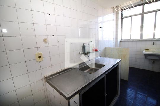 Cozinha de apartamento à venda com 2 quartos, 56m² em Olaria, Rio de Janeiro
