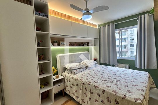 Suíte de apartamento à venda com 2 quartos, 64m² em Recreio dos Bandeirantes, Rio de Janeiro