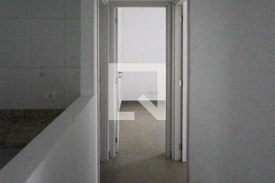 Corredor de apartamento para alugar com 2 quartos, 58m² em Sapopemba, São Paulo