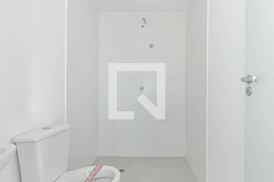 Banheiro de kitnet/studio à venda com 1 quarto, 25m² em Jardim das Acacias, São Paulo