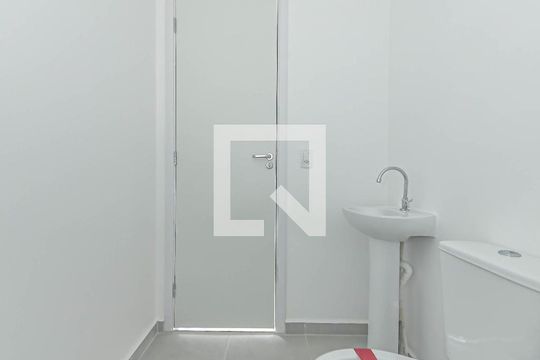 Banheiro de kitnet/studio à venda com 1 quarto, 25m² em Jardim das Acacias, São Paulo