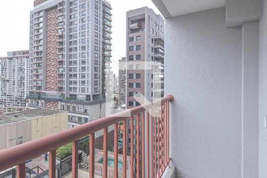 Varanda de kitnet/studio à venda com 1 quarto, 25m² em Jardim das Acacias, São Paulo