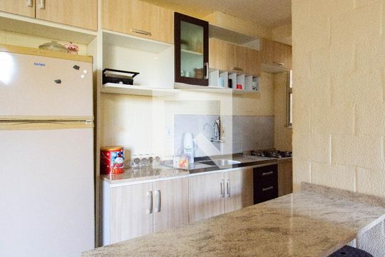 Cozinha de apartamento à venda com 2 quartos, 40m² em Olaria, Canoas