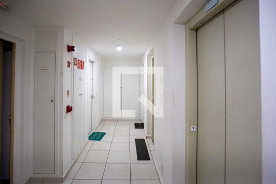 Hall de entrada de apartamento para alugar com 2 quartos, 44m² em Centro, Diadema