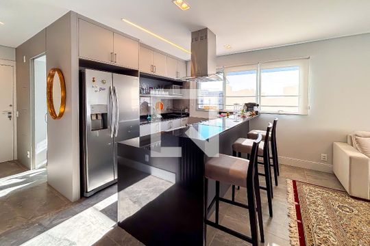 Cozinha de apartamento à venda com 2 quartos, 94m² em Cerqueira César, São Paulo