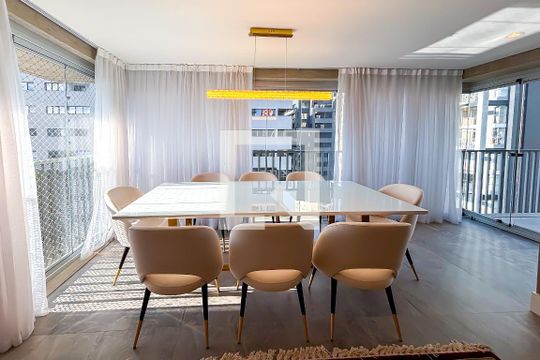 Sala de apartamento à venda com 2 quartos, 94m² em Cerqueira César, São Paulo