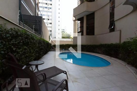 Área comum - Piscina de apartamento à venda com 2 quartos, 135m² em Vila Nova Conceição, São Paulo