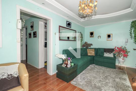 Sala de apartamento para alugar com 2 quartos, 60m² em Humaitá, Porto Alegre