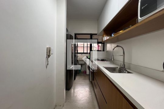 Cozinha de apartamento para alugar com 3 quartos, 85m² em Vila Madalena, São Paulo