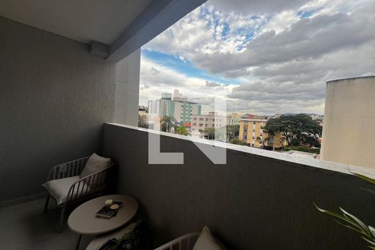Apartamento à venda com 3 quartos, 168m² em Coração Eucarístico, Belo Horizonte